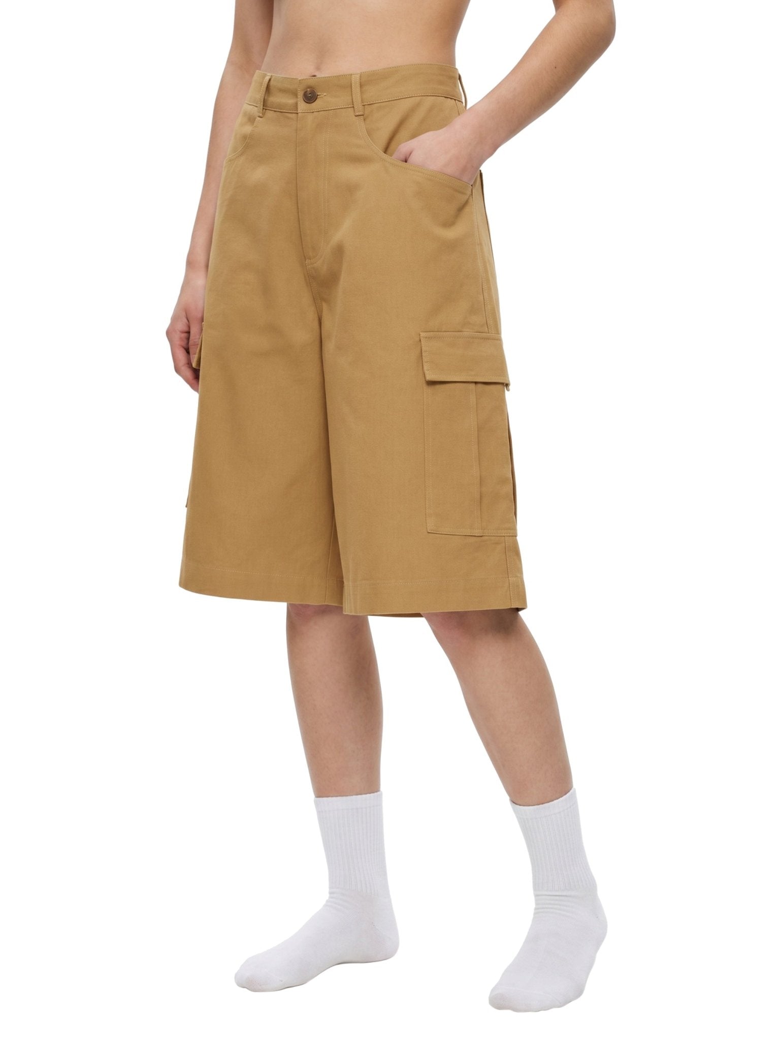 Colección de pantalones y shorts de DAWS Wear para hombre, mujer y niños con estética geométrica y casual
