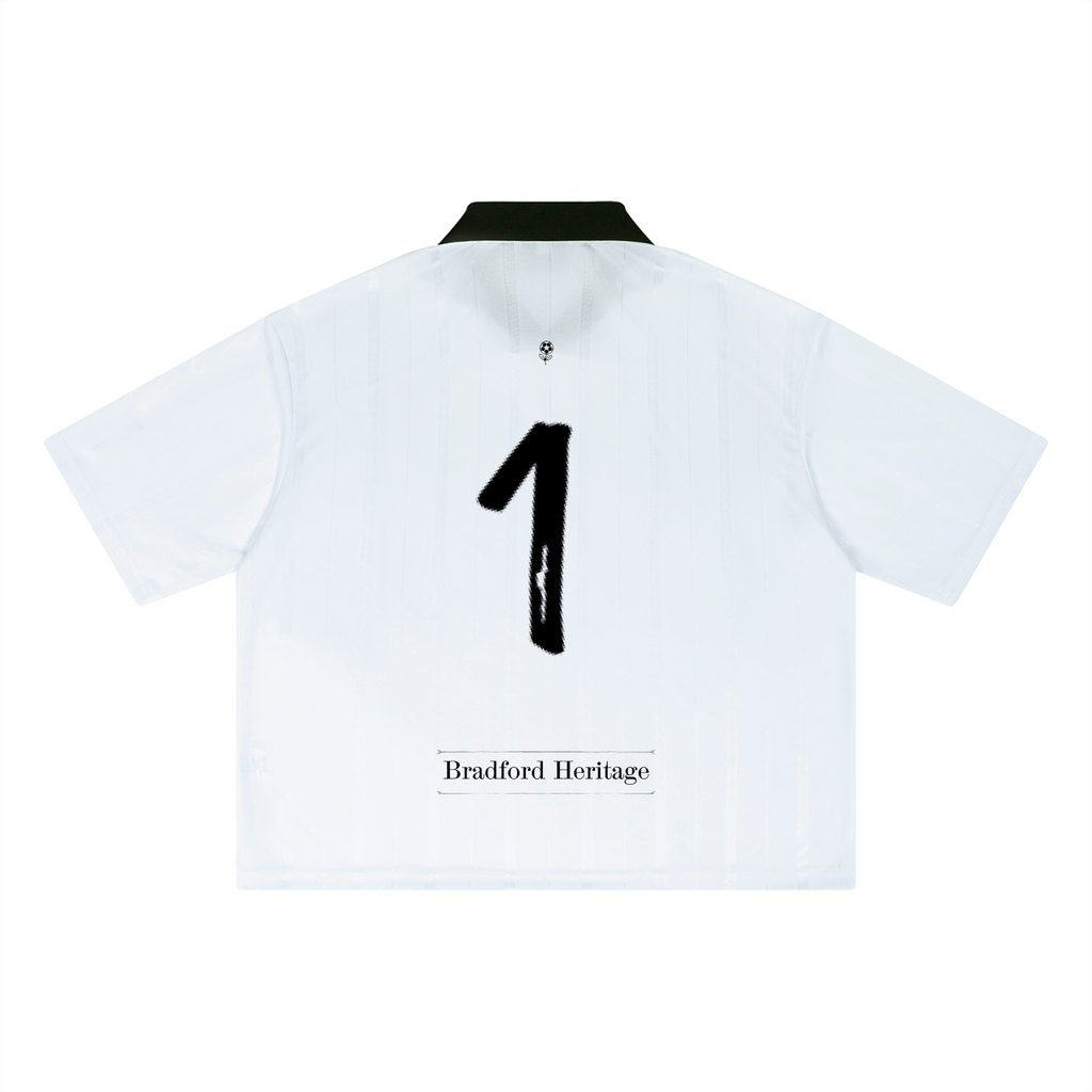 Camiseta blanca de Fútbol Retro Blockecore modelo Michael Dawson de la línea Sporting Club de DAWS Wear. Unisex. Espalda 