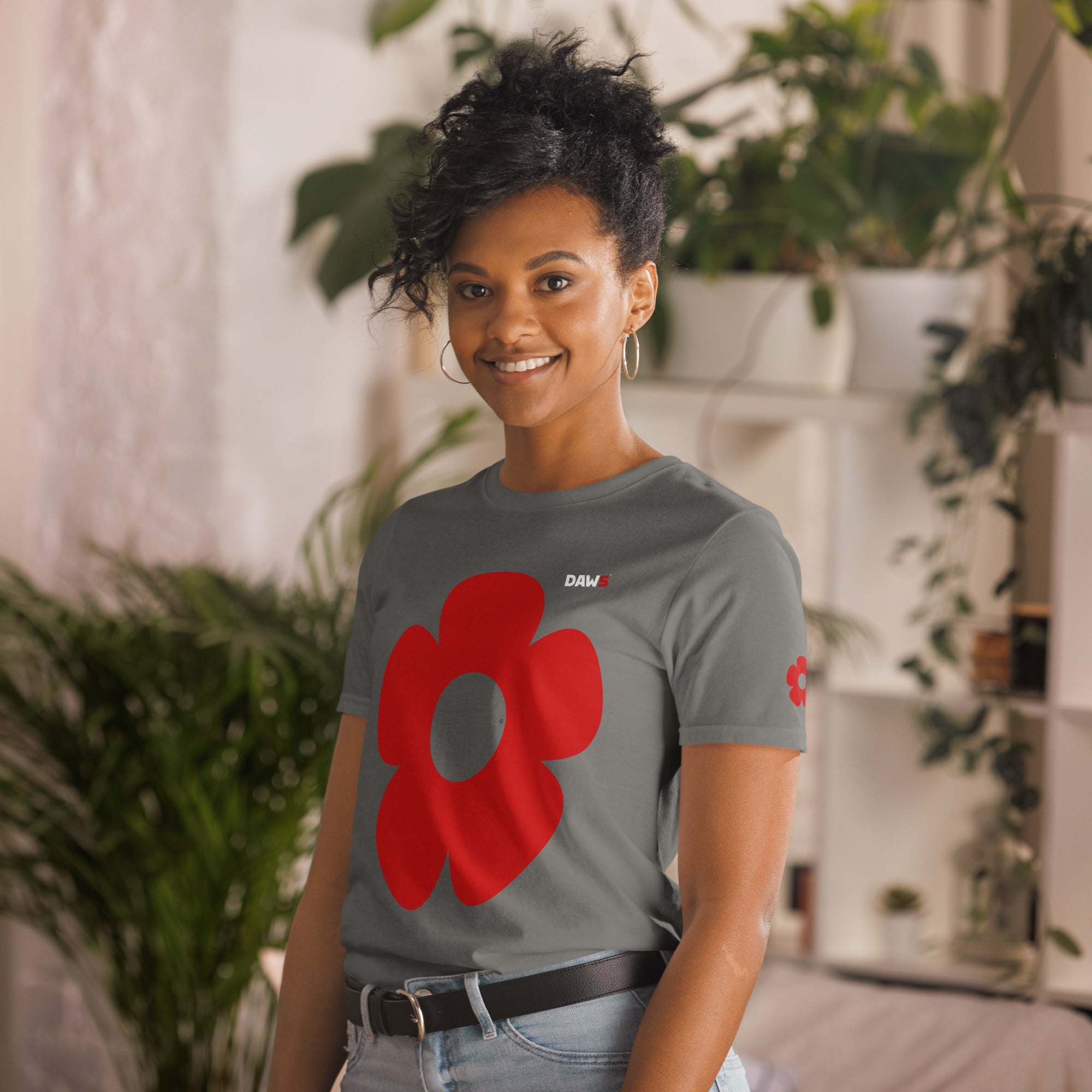 Camiseta Vera Redflower Esencial unisex color - Streetwear DAWS